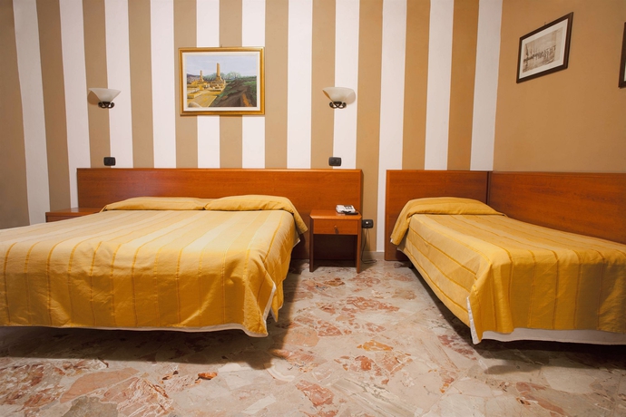 Imagen de la habitación del Hotel Koymbetra. Foto 12