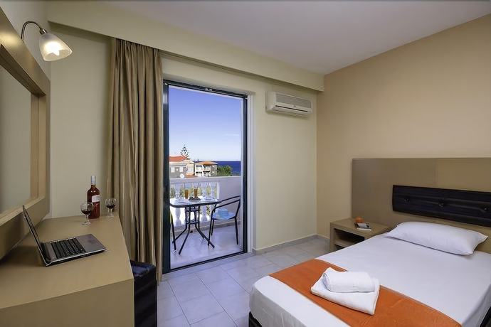 Imagen de la habitación del Hotel Kozanos. Foto 10