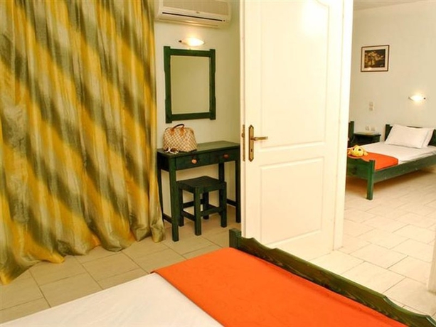 Imagen general del Hotel Kozanos II, Ammoudi. Foto 10