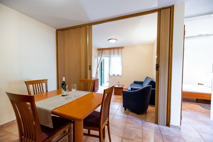 Imagen de la habitación del Hotel Kozarica Apartments. Foto 9