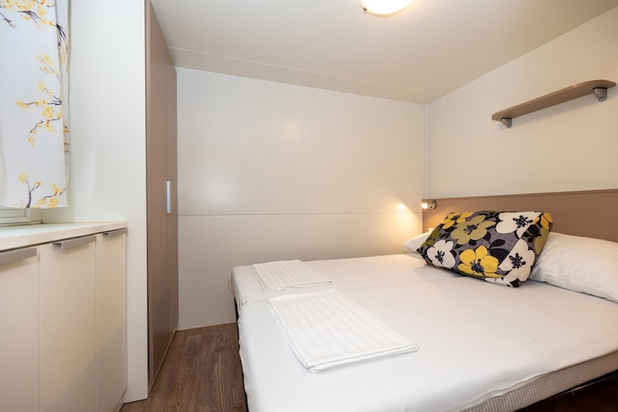 Imagen de la habitación del Hotel Kozarica Mobile Homes. Foto 2