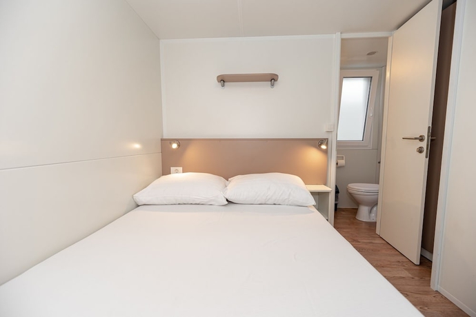 Imagen de la habitación del Hotel Kozarica Mobile Homes. Foto 3