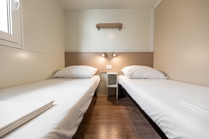 Imagen de la habitación del Hotel Kozarica Mobile Homes. Foto 5