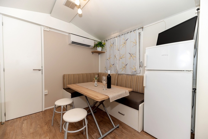 Imagen de la habitación del Hotel Kozarica Mobile Homes. Foto 10
