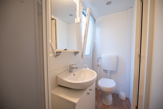 Imagen de la habitación del Hotel Kozarica Mobile Homes. Foto 15