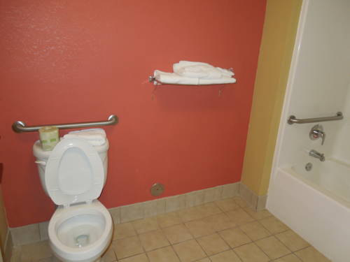 Imagen de la habitación del Hotel Kozy Inn. Foto 4