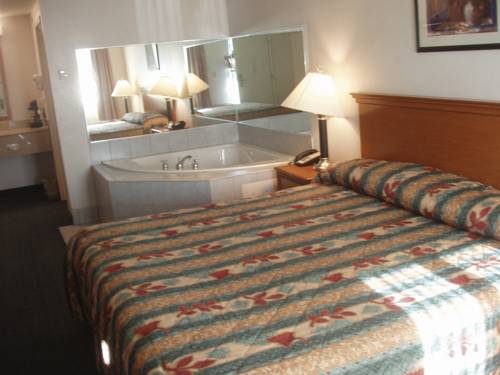 Imagen de la habitación del Hotel Kozy Inn. Foto 16