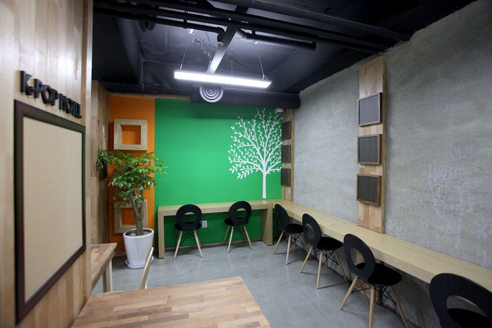 Imagen de los interiores del Hotel K-pop Seoul Station. Foto 16