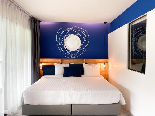 Imagen de la habitación del Hotel Kraam Silhouette and Cafe Phuket- Chalong pier. Foto 19