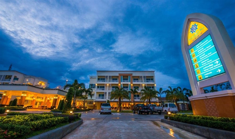 Imagen de los exteriores del Hotel Krabi Front Bay Resort. Foto 9