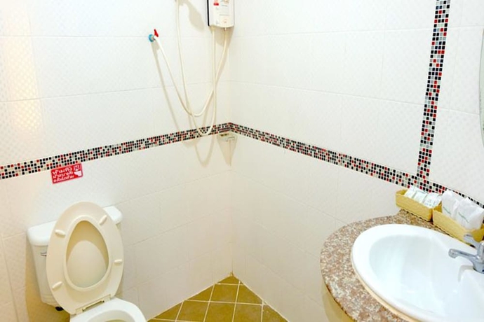 Imagen de la habitación del Hotel Krabi Marina Seaview. Foto 9