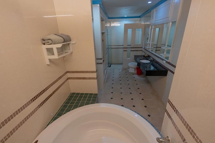 Imagen de la habitación del Hotel Krabi Nature Beach Resort. Foto 12