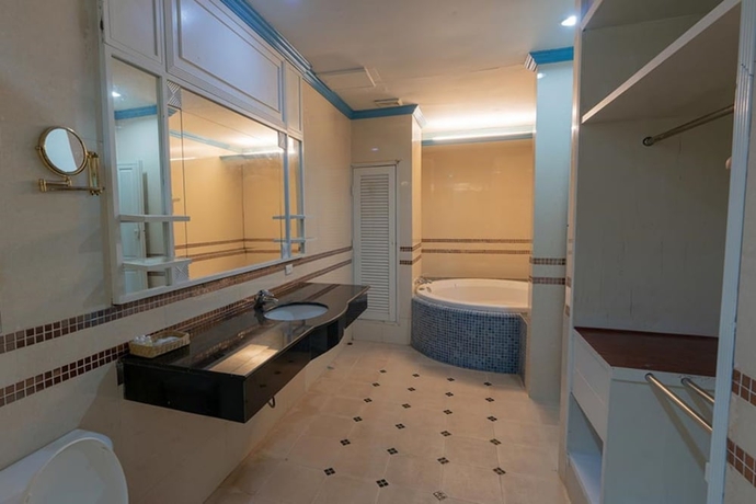Imagen de la habitación del Hotel Krabi Nature Beach Resort. Foto 13
