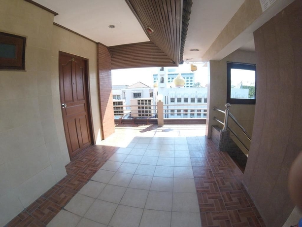 Imagen de los exteriores del Hotel Kraisaeng Place. Foto 18