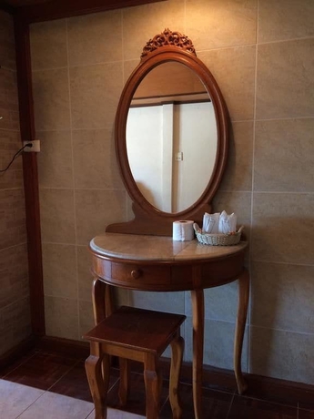 Imagen de la habitación del Hotel Kraisaeng Place. Foto 10
