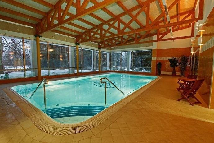 Imagen de la piscina del Hotel Krakono&scaron;, Marianske Lazne. Foto 19