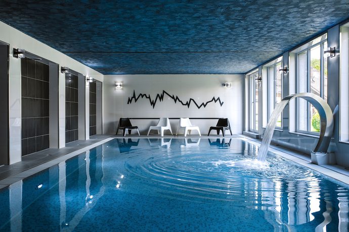 Imagen de la piscina del Hotel Krasicki Resort and SPA. Foto 18