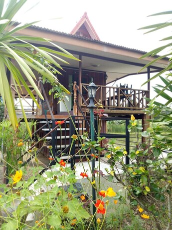 Imagen de la habitación del Hotel Kratommaiphuwaree. Foto 12