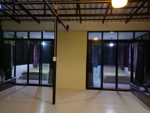 Imagen de la habitación del Hotel Kratommaiphuwaree. Foto 15