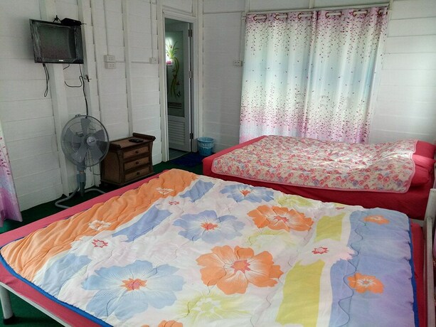 Imagen de la habitación del Hotel Kratommaiphuwaree. Foto 25