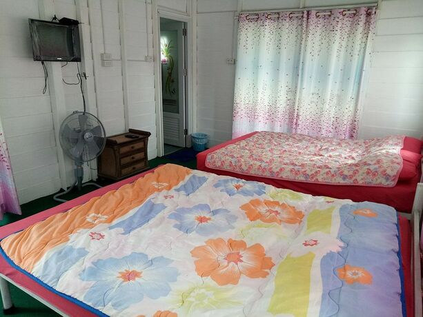 Imagen de la habitación del Hotel Kratommaiphuwaree. Foto 34