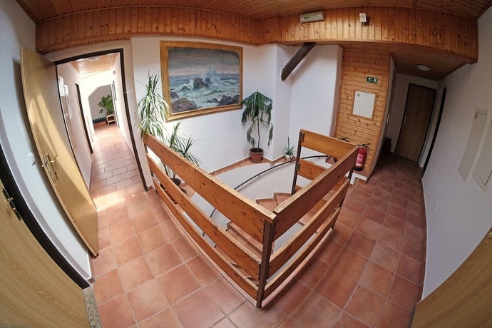 Imagen de los exteriores del Hotel Kréta, Kutna Hora . Foto 14