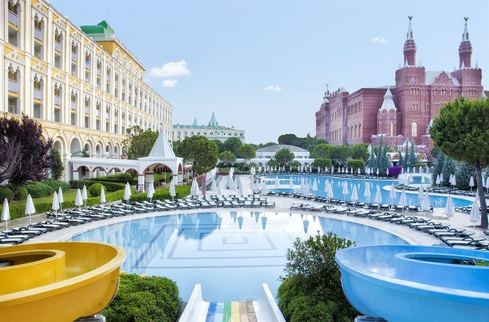 Imagen de la piscina del Hotel Kremlin Palace. Foto 12