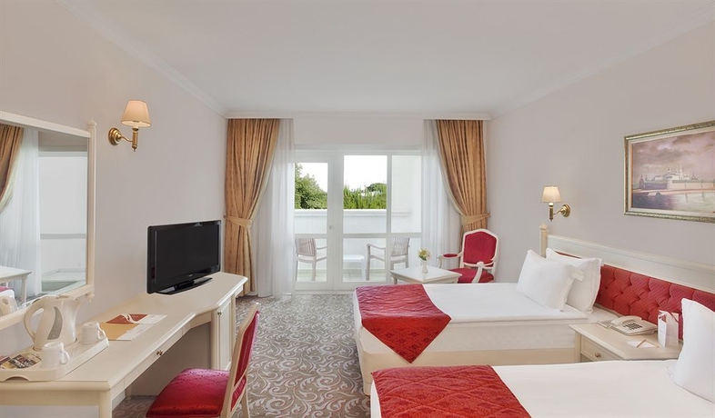 Imagen de la habitación del Hotel Kremlin Palace. Foto 2