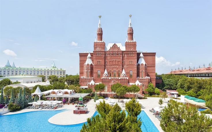 Imagen de los exteriores del Hotel Kremlin Palace. Foto 10