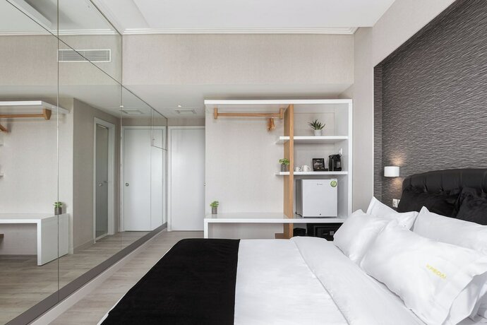 Imagen general del Hotel Kreoli Suites Glyfada. Foto 6