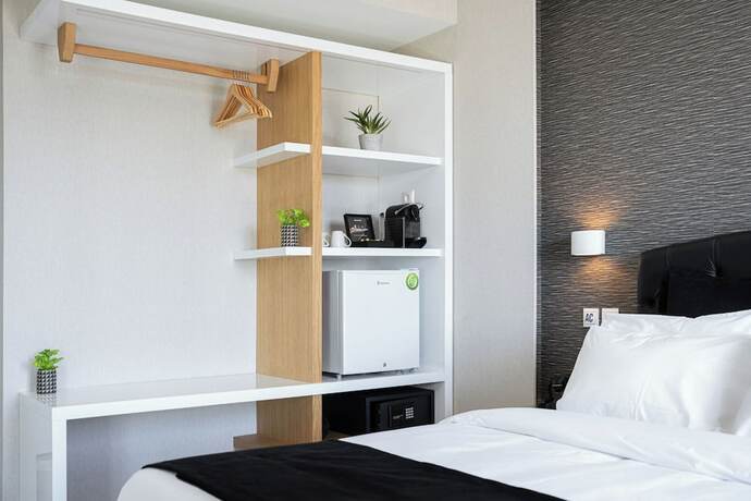 Imagen general del Hotel Kreoli Suites Glyfada. Foto 13