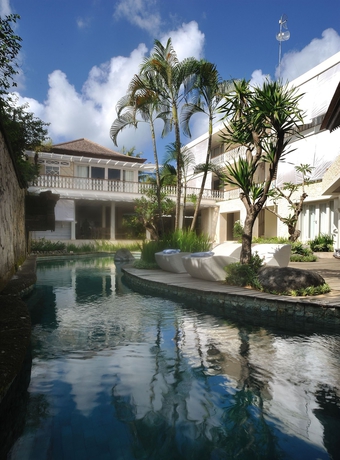 Imagen de la piscina del Hotel Kresna Suites By Villa Kresna. Foto 16