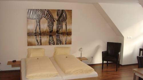 Imagen de la habitación del Hotel Kreuz, EGERKINGEN. Foto 10