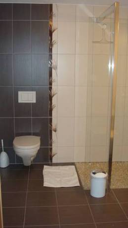 Imagen de la habitación del Hotel Kreuz, EGERKINGEN. Foto 11
