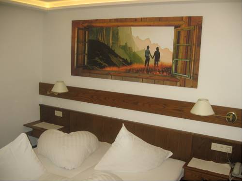 Imagen de la habitación del Hotel Kreuz, PFUNDS. Foto 10