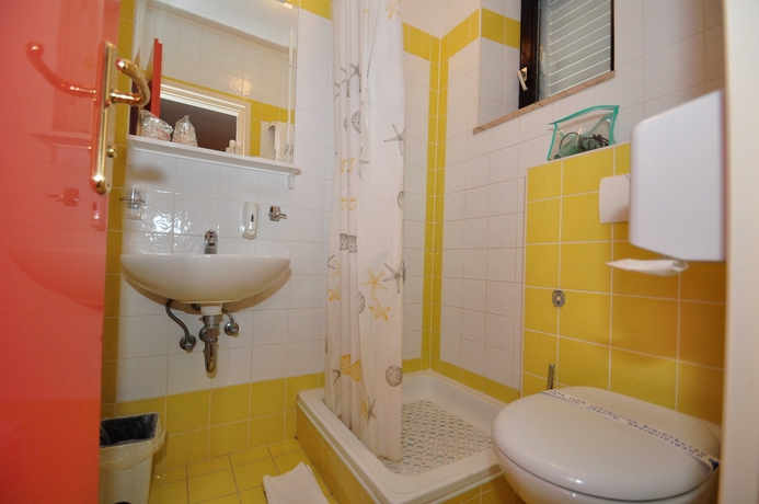 Imagen de la habitación del Hotel Krilo. Foto 12