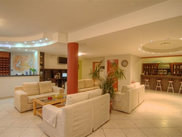 Imagen general del Hotel Krini Beach Hotel. Foto 12