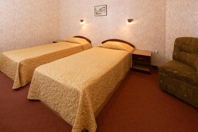 Imagen de la habitación del Hotel Kris. Foto 19