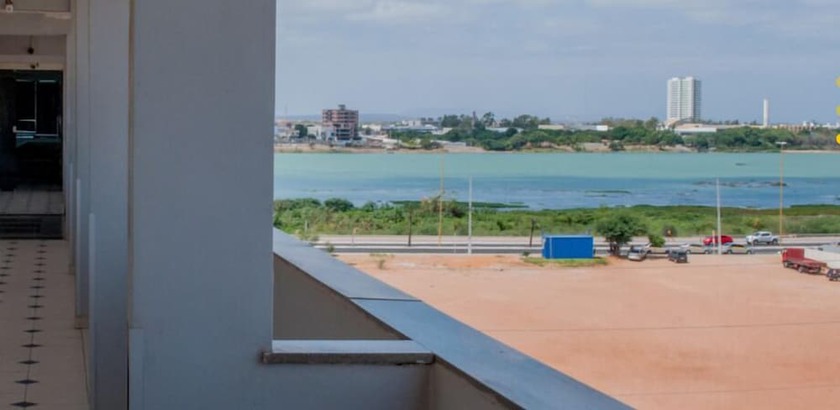Imagen de los exteriores del Hotel Kris, PETROLINA. Foto 15