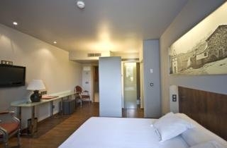 Imagen de la habitación del Hotel Kris Parque Astur. Foto 5