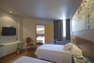 Imagen de la habitación del Hotel Kris Parque Astur. Foto 6