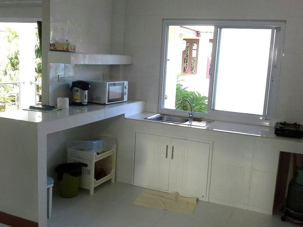 Imagen de la habitación del Hotel Krisada Beach Resort. Foto 7