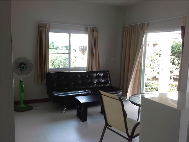 Imagen de la habitación del Hotel Krisada Beach Resort. Foto 9