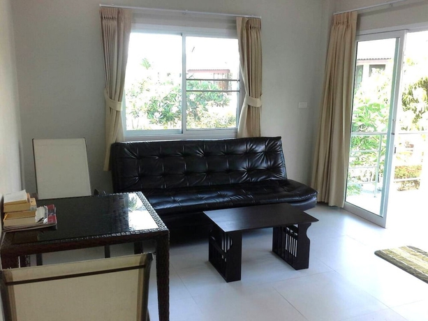 Imagen de la habitación del Hotel Krisada Beach Resort. Foto 14