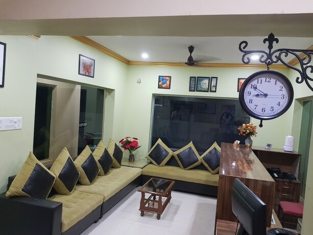 Imagen general del Hotel Krish Holiday Inn. Foto 3