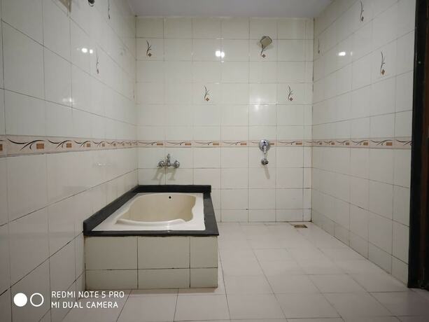 Imagen general del Hotel Krish Holiday Inn. Foto 7