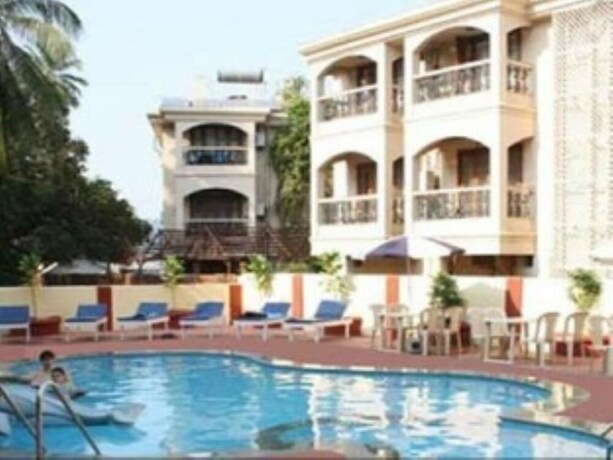 Imagen de la piscina del Hotel Krish Holiday Inn. Foto 31