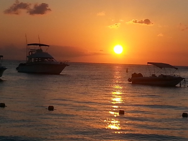 Imagen de los exteriores del Hotel Krishangel Beach Apartment. Foto 11