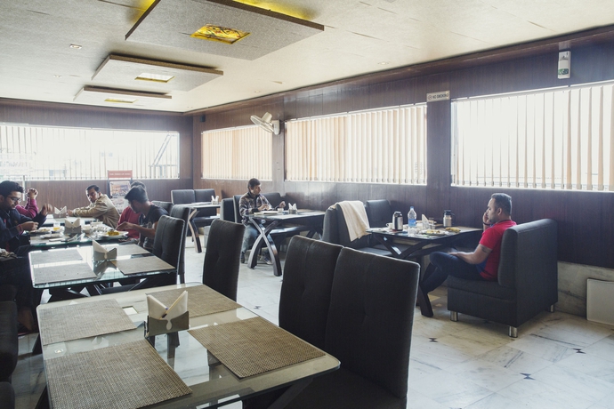 Imagen del bar/restaurante del Hotel Krishna. Foto 3