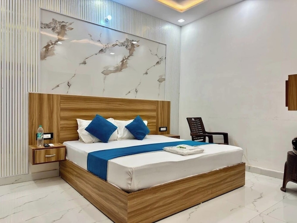 Imagen de la habitación del Hotel Krishna Kripa Palace. Foto 2